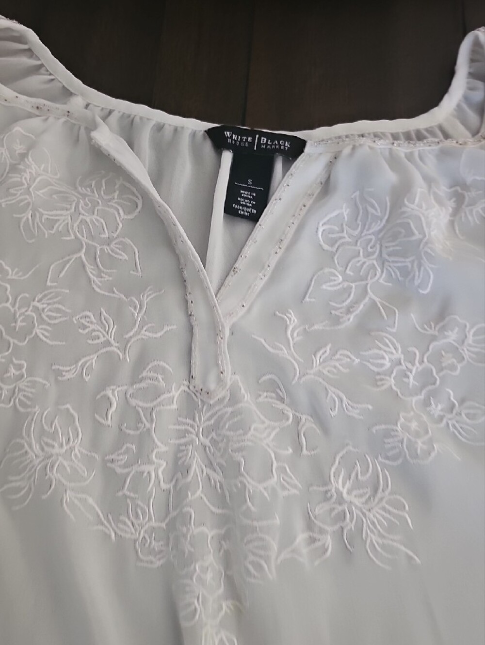 White House Black Market White Embroidered V-Neck Blouse. - Picture 2 of 3
